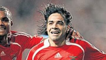 <b>EL DESEADO. </b>La entidad azulgrana pisará el acelerador para fichar a Fabrizio Miccoli a partir de la próxima semana.