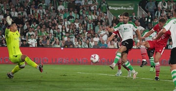 Andrés Martín estuvo a punto de hacer su séptimo gol en la última jugada del partido.