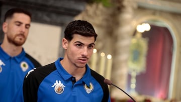 Nico Espinosa, capitán del Hércules, en la Santa Faz.