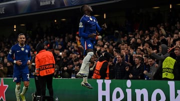 Chelsea's Ecuadorian midfielder #25 Moises Caicedo celebrates scoring the team's first goal during the UEFA Champions League league-phase football match between Chelsea and Pafos at Stamford Bridge in London on January 21, 2026. (Photo by Glyn KIRK / AFP)