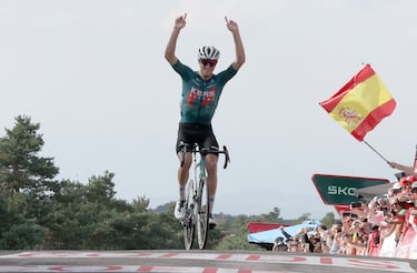 Pablo Castrillo ha sido el primer vencedor español de esta Vuelta a España. Este triunfo ha sido especial porque además, era el primero como profesional del aragonés.