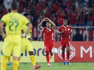 AME566. CALI (COLOMBIA), 05/03/2026.- Yeison Guzmán (c) de América celebra un gol este jueves, durante un partido de la primera fase de la Copa Sudamericana entre América y Bucaramanga en el estadio Pascual Guerrero en Cali (Colombia). EFE/ Ernesto Guzmán