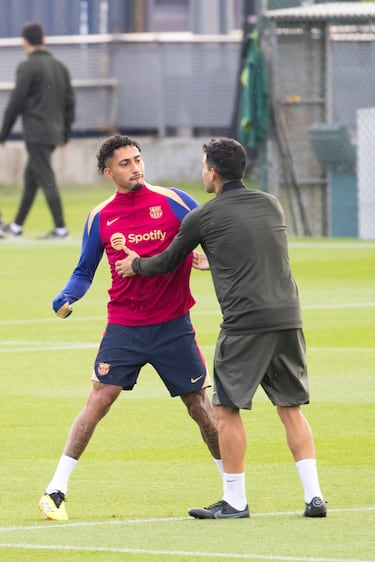 Más trapos sucios: rifirrafe de Raphinha con el hermano de Xavi