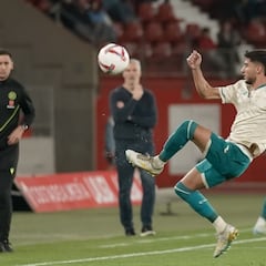 Calderón, Casas y Genaro juegan otro partido en El Molinón