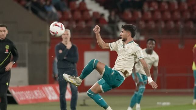 Calderón, Casas y Genaro juegan otro partido en El Molinón