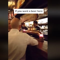 La curiosa forma de un bar de evitar ‘simpas’