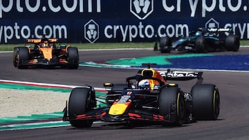 Formula One F1 - Emilia Romagna Grand Prix - Autodromo Enzo e Dino Ferrari, Imola, Italy - May 18, 2025 Red Bull's Max Verstappen in action during the race REUTERS/Jakub Porzycki