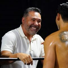 De La Hoya rules out Haney rematch in bizarre rant
