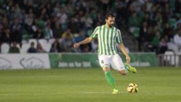 Figueras en un partido con el Betis