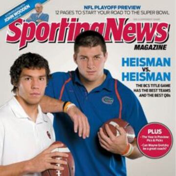 Portada de la revista SportingNews con Sam Bradford y Tim Tebow en su etapa colegial.