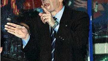 <b>HASTA 2004.</B> Lozano prefiere seguir en su cargo de seleccionador.