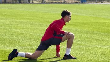 Alejo Véliz, durante un entrenamiento con el Sevilla.