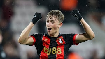 Dean Huijsen celebra un gol.