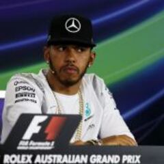 Hamilton no se fía de Ferrari: "Tienen algo bajo la manga"