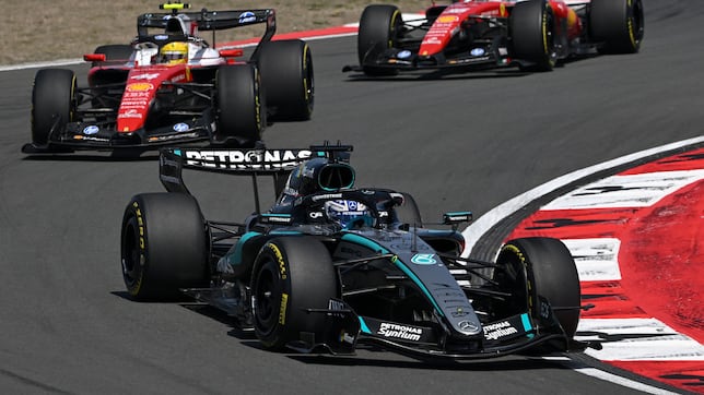 Russell se salva del asedio extremo de Ferrari