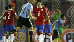 Valdivia fue castigado con cuatro partidos por su expulsi&oacute;n ante Uruguay.