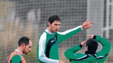 <b>PREPARADO. </b>El gigantón Zigic puede volver a jugar con el Racing.