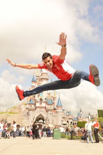 Antes del GP de Le Mans Hayden, Redding, di Meglio, Torres, Zarco y Aegerter han disfrutado de un divertido día  en Disneyland París.