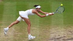 Spain's Garbine Muguruza returns against US player Venus Williams during their women's singles final match on the twelfth day of the 2017 Wimbledon Championships at The All England Lawn Tennis Club in Wimbledon, southwest London, on July 15, 2017. /