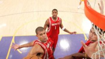 <b>DEBUT. </b>Lakers y Rockets abrieron la temporada en Los Ángeles.