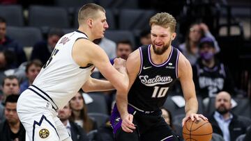 Enorme partido de Sabonis, que nada puede hacer ante un Jokic con menos estadística pero más sabiduría. Papel irrisorio de Facundo Campazzo.