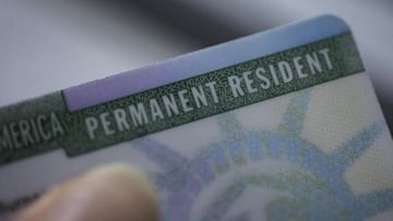 Los dem&oacute;cratas planean utilizar la Ley del Registro para regularizar a inmigrantes indocumentados. Aqu&iacute; los requisitos y c&oacute;mo llenar el formulario I-485.