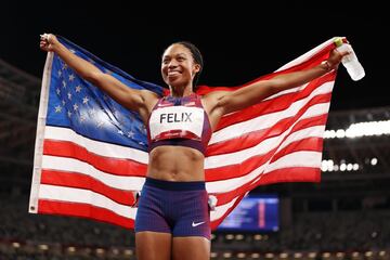 La estadounidense Allison Felix se convirtió en la atleta estadounidense con más medallas. Quedó atrás Carl Lewis. En Japón, la velocista ganó dos más y suma 11. La primera de ellas la consiguió 17 años antes en los Juegos de Atenas de 2004.