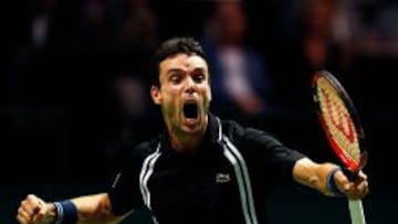 Roberto Bautista celebra la victoria ante Jiri Vesely.
