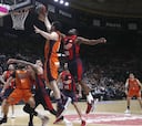 El Valencia rompe la racha del Baskonia y aprieta la 2ª plaza