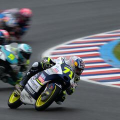 Sasaki no da opción y Holgado defiende liderato desde la primera fila