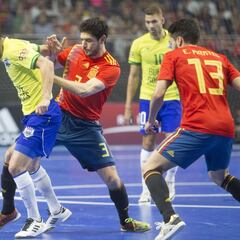 España aplaza sus amistosos con Portugal y se enfrentará a Brasil