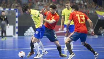 España aplaza sus amistosos con Portugal y se enfrentará a Brasil