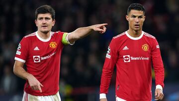 Harry Maguire y Cristiano Ronaldo durante el partido entre el Manchester United y la Atalanta.