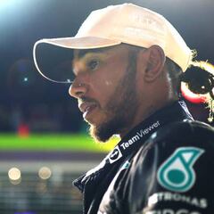 Multa de 25.000 euros por el piercing de Hamilton