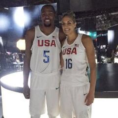 "¿Cuántas veces preguntan a Tom Brady lo guapo que es?"