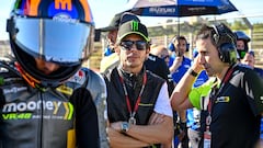 Valentino Rossi junto a Luca Marini en la parrilla de salida del GP de Valencia de 2023.