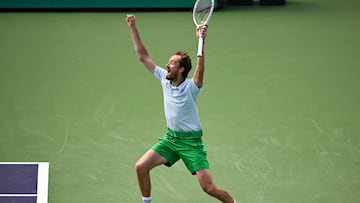 Un paradójico Medvedev pone rumbo a semifinales