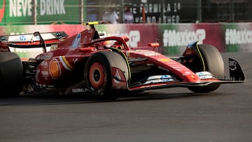Carlos Sainz con el Ferrari durante la primera jornada del GP de México de F1.