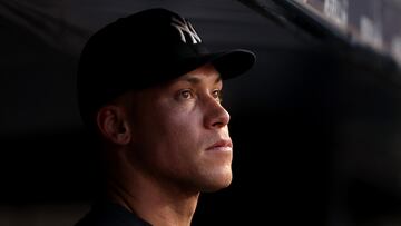 NEW YORK, NEW YORK - JULY 28: Injured Aaron Judge #99 of the New York Yankees stands in the dugout during their game against the Tampa Bay Rays at Yankee Stadium on July 28, 2025 in New York City. Ezra Shaw/Getty Images/AFP (Photo by EZRA SHAW / GETTY IMAGES NORTH AMERICA / Getty Images via AFP)