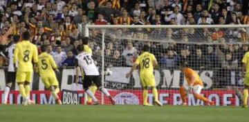 1-0. Javi Fuego anota el primer tanto.