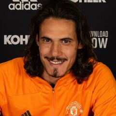 Oficial: Cavani, hasta 2022