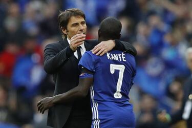 Chelsea's French dynamo Kante named player of year