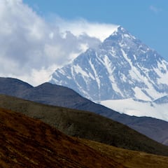 El motivo por el que el Everest sigue creciendo