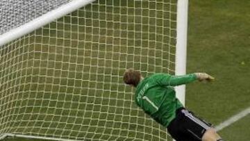 <b>GOL. </b>Este gol de Lampard pudo ser el 2-2 en el Alemania-Inglaterra, pero Larrionda no dio el tanto.