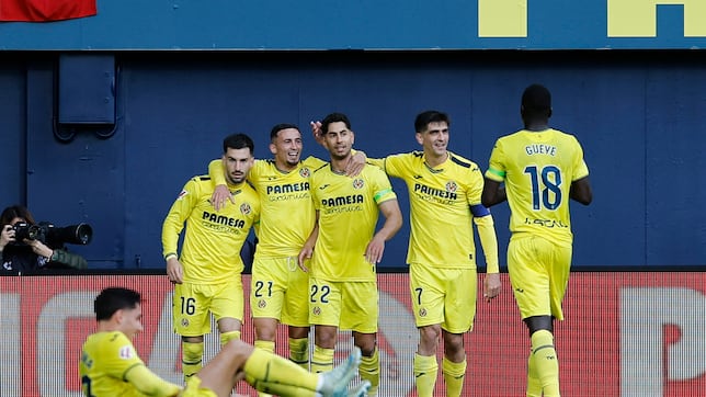 El Submarino navega con velocidad de crucero