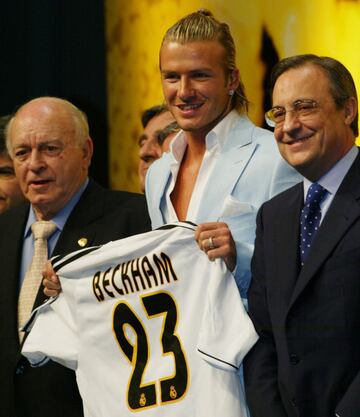 El inglés fue presentado en la Casa Blanca en 2003, luego que el Real Madrid pagara 35 millones de euros por su fichaje, que convirtió a Beckham en un galáctico más.
