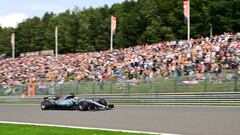 Mercedes&#039; British driver Lewis Hamilton drives during the qualifying session at the Spa-Francorchamps circuit in Spa on August 26, 2017 ahead of the Belgian Formula One Grand Prix. / AFP PHOTO / Emmanuel DUNAND