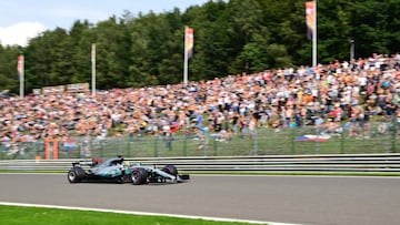 Mercedes&#039; British driver Lewis Hamilton drives during the qualifying session at the Spa-Francorchamps circuit in Spa on August 26, 2017 ahead of the Belgian Formula One Grand Prix. / AFP PHOTO / Emmanuel DUNAND