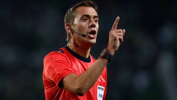 Clement Turpin, árbitro del Sevilla-Manchester.