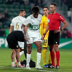 John Chetauya sufre una fractura en el peroné